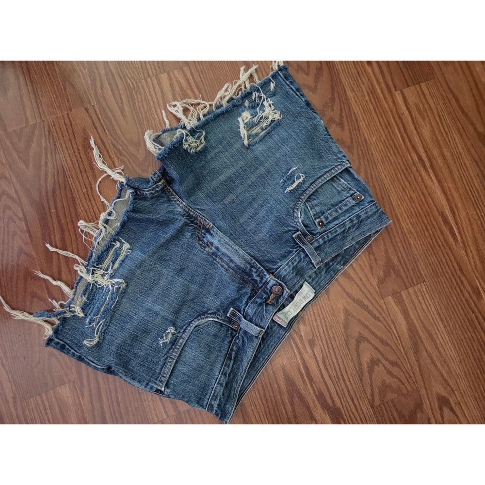Levis 527 Low cutoffs Distressed Denim Shorts Medium Wash Blue Womens 32